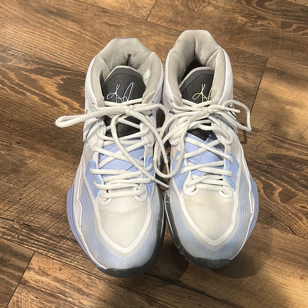 Nike Kyrie Infinity shoes